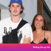 Con trai Beckham hôn bạn gái trên phố