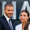 Lý do Victoria Beckham không bao giờ cười khi chụp ảnh