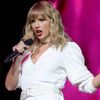 Tạp chí Billboard xin lỗi Taylor Swift