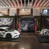 Sở hữu cặp đôi Ducati Streetfighter V4 Lamborghini - Huracan EVO chưa đủ, đại gia còn phải thuê hoạ sĩ nổi tiếng vẽ tranh lên!