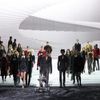 BST Versace thu đông 2024: dấu gạch nối giữa cội nguồn truyền thống và rung cảm nổi loạn đương đại