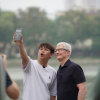 Tim Cook "khuấy đảo" Hà Nội: Thưởng thức cà phê, dạo Hồ Gươm và gặp gỡ những nhà sáng tạo trẻ