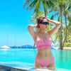 Gu thời trang khoe triệt để vòng eo 57cm của MC Mai Ngọc