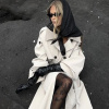 Phối đồ cùng găng tay da theo thẩm mỹ thời trang "Mob Wife"