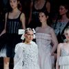 CHANEL FW24 HC: Vẻ đẹp của thời trang cao cấp qua vở Opera tại nhà hát Paris thế kỷ 19