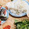 Món bánh cuốn có cả côn trùng của người Việt: Ai không quen nhìn chẳng dám ăn, nghe giá mới bất ngờ