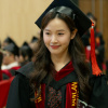 Midu trong ngày tốt nghiệp thạc sĩ