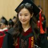 Midu trong ngày tốt nghiệp thạc sĩ