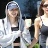 Lisa x Rosalía, Rosé x SimiHaze biến phố xá Mỹ thành sàn diễn thời trang