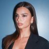Emily Ratajkowski, Bella Hadid mê chung một dòng trang sức