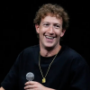 Lần hiếm hoi Mark Zuckerberg đeo đồng hồ 'bình dân'