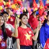 Hoa hậu H’Hen Niê, Thanh Thủy, Tiểu Vy, Ngọc Châu tham gia duyệt binh chào mừng 50 năm thống nhất đất nước
