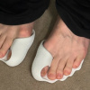 Sneaker hở 4 ngón chân giá 14 triệu đồng gây tranh cãi