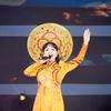 Trang Nhung duyên dáng áo dài hội ngộ dàn nghệ sĩ tại chương trình Vesak Rạng Ngời