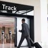 iVIVU khuyến mãi đặc biệt: Trải nghiệm Fast Track miễn phí khi bay quốc tế