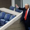 Rolex toan tính gì khi gặp ông Trump ở khán đài US Open