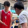 Doanh nhân Nguyễn Quốc Cường cổ vũ con trai đấu bóng chuyền