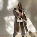 thời trang bầu năng động của Elsa Hosk