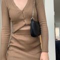 thiết kế áo và chân váy đồng bộ
