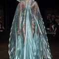 Iris Van Herpen rất khéo léo trong việc xử lý kỹ thuật 3D