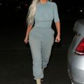 Ghim ngay mẹo mix & match quần jogger “chất như nước cất” từ chị em nhà Kardashian-9