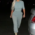 Ghim ngay mẹo mix & match quần jogger “chất như nước cất” từ chị em nhà Kardashian-9