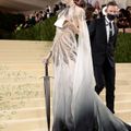 Dàn sao Hollywood gợi cảm trên thảm đỏ Met Gala 2021-13