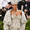 Những bộ cánh ấn tượng nhất lịch sử Met Gala-11