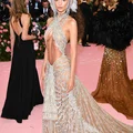 Những bộ cánh ấn tượng nhất lịch sử Met Gala-15
