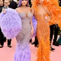 Những bộ cánh ấn tượng nhất lịch sử Met Gala-12