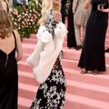Những bộ cánh ấn tượng nhất lịch sử Met Gala-16