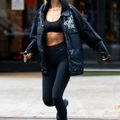 Bella Hadid và mốt mặc đồ tập gym ra đường-12