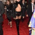 Những bộ trang phục “không đụng hàng” làm nên thương hiệu Lady Gaga-11