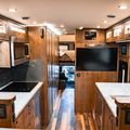 EarthRoamer XV-HD sang trọng với mức giá khởi điểm 1,7 triệu USD