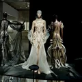Triển lãm “Iris van Herpen: Sculpting the Senses” ở bảo tàng Pháp