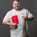 Đầu bếp Thinus Van Der Westhuizen từ Nhà hàng 99 Sushi Bar, Abu Dhabi, Một sao Michelin