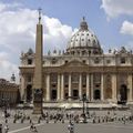 Vương cung Thánh đường Thánh Phêrô nằm trong thành Vatican. Ảnh: vnexpress.