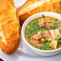 Banh_mi_xiu_mai_Da_Lat-ivivu