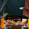 Ẩm thực du thuyền Pelican luôn là một trong những điểm hấp dẫn du khách. Ảnh: Halong Bay Cruises