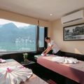Dịch vụ massage trị liệu giúp du khách thư giãn tối đa tại du thuyền Pelican. Ảnh: Halong Bay Cruises