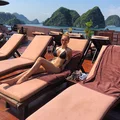 Pelican cung cấp nhiều trò chơi dưới nước sôi động cùng không gian tắm nắng cực chill. Ảnh: Instagram @beat.zoz