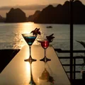 Du thuyền Pelican phục vụ nhiều loại đồ uống như cocktail, trà hoa quả, cafe và rượu vang. Ảnh: Instagram @pelicancruises.halongbay