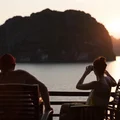 Đến với Hạ Long, du khách chắc chắn không thể bỏ lỡ trải nghiệm tuyệt vời trên du thuyền Pelican. Ảnh: Instagram @pelicancruises.halongbay