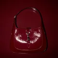 Chiếc túi xách Gucci Jackie biểu tượng và màn tái xuất trên sàn diễn