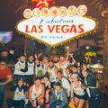 Cả nhóm ăn mừng sau khi về đích ở Las Vegas.