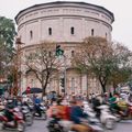 Chẳng ngờ sau một đêm ngủ say mà Hà Nội đã khoác màu áo mới