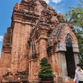 Nét Chăm rực rỡ giữa lòng phố thị Nha Trang