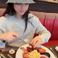 Rich kid xứ Trung gây tranh cãi với lối sống xa xỉ, ngập tràn hàng hiệu dù mới 14 tuổi