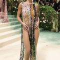 Những bộ cánh thời trang kỳ dị nhất thảm đỏ Met Gala 2024