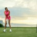 MC Phương Mai hướng dẫn cách chọn đồ tập golf giúp phái nữ mặc đẹp mà vẫn thoải mái
